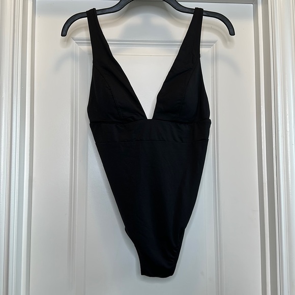 NWT!! ANDIE Sardinia Black One Piece Swimsuit NWT Size Medium - Picture 2 of 8